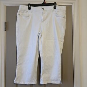 Liz Claiborne White Cropped Pants